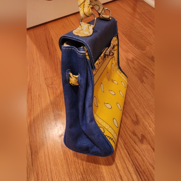 Bag - Picture 2 of 6